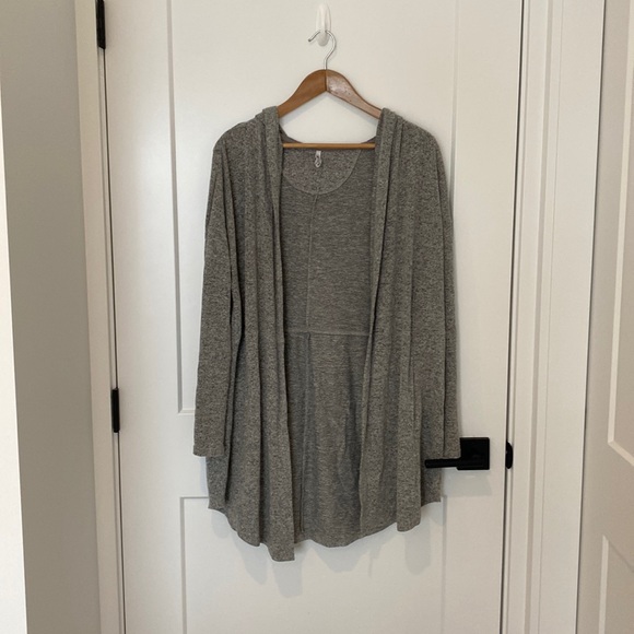 Z Supply Grey Cardigan - Picture 1 of 6